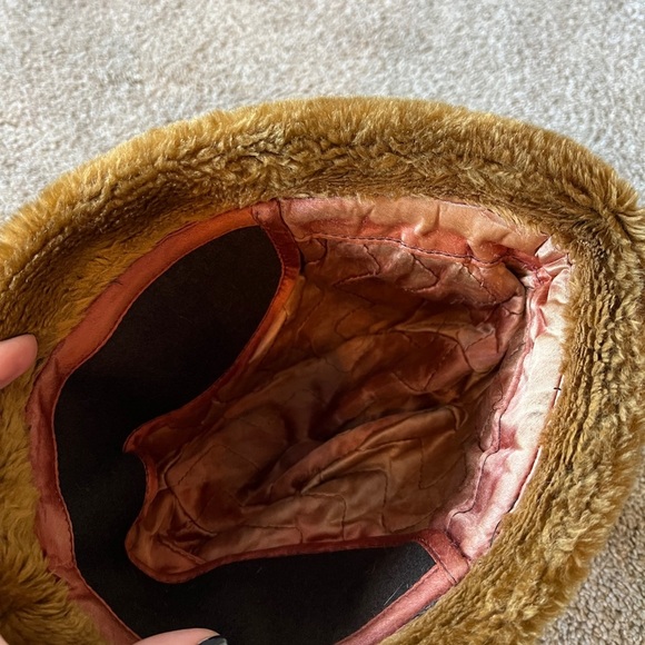 Vintage fur hat - Picture 3 of 3